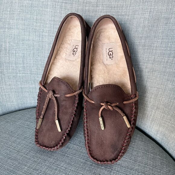 UGG Australia Women Size 7 Dakota Moccasin Slippers Dark Brown Leather Loafers - Picture 2 of 10